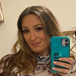 Meet your Posher, Bella